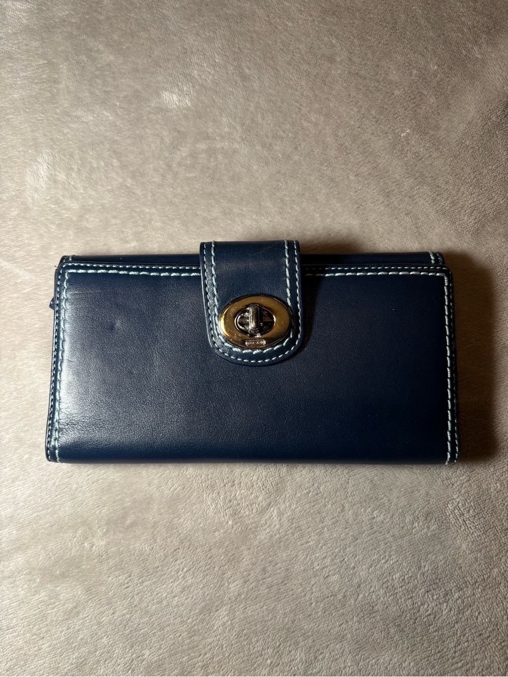 Coach Vintage Turnlock Leather Wallet